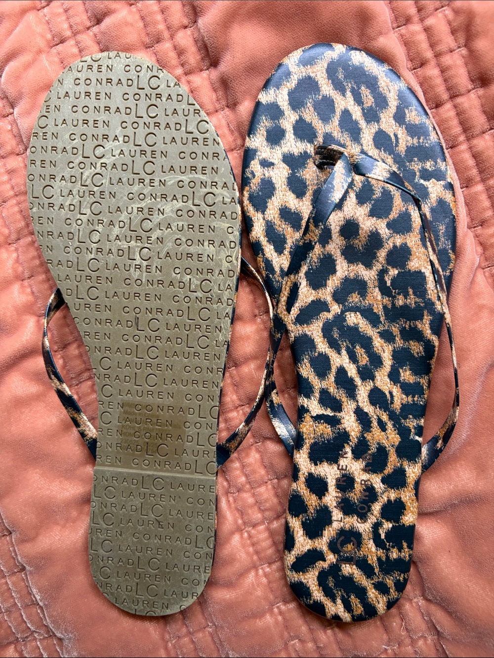 LC Lauren Conrad Leopard Print Flip Flop Sandals in Black and Brown